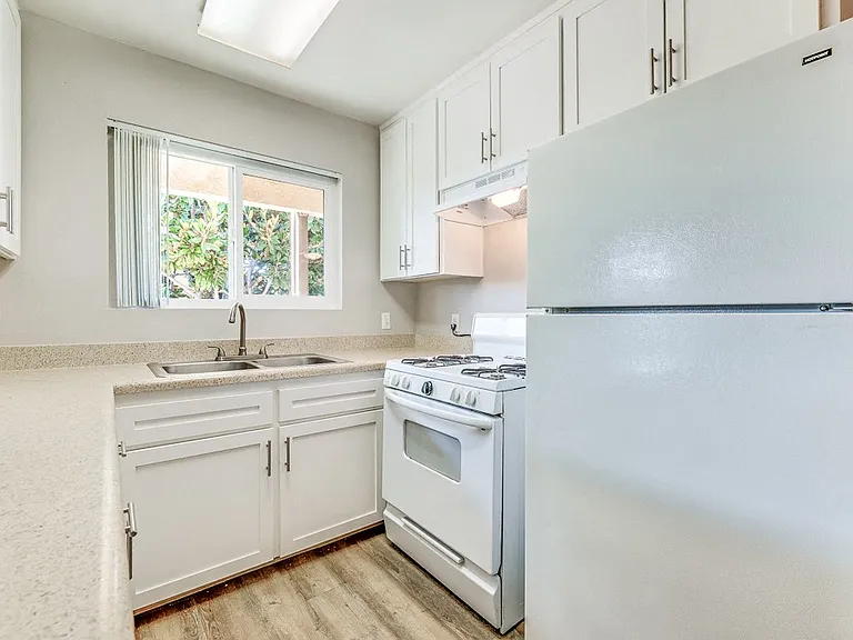 Woodlawn Gardens Apartments — Photo 18