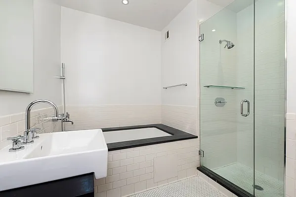 Rented by Two Trees | media 9