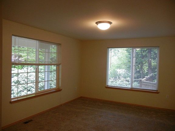 4th image of 14907 91st Avenue Ct E