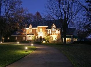 1368 Neeb Rd, Cincinnati, OH 45233