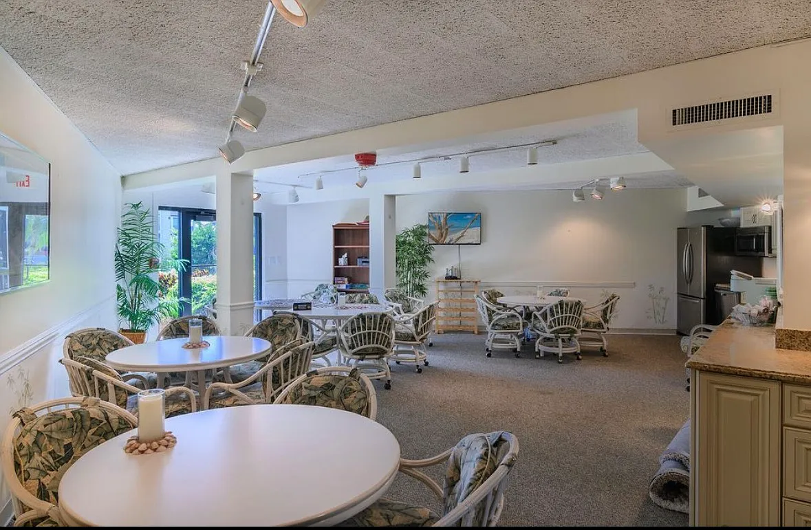 2 bed, 2.5 bath, 1630 sqft, $6,000 — Photo 2