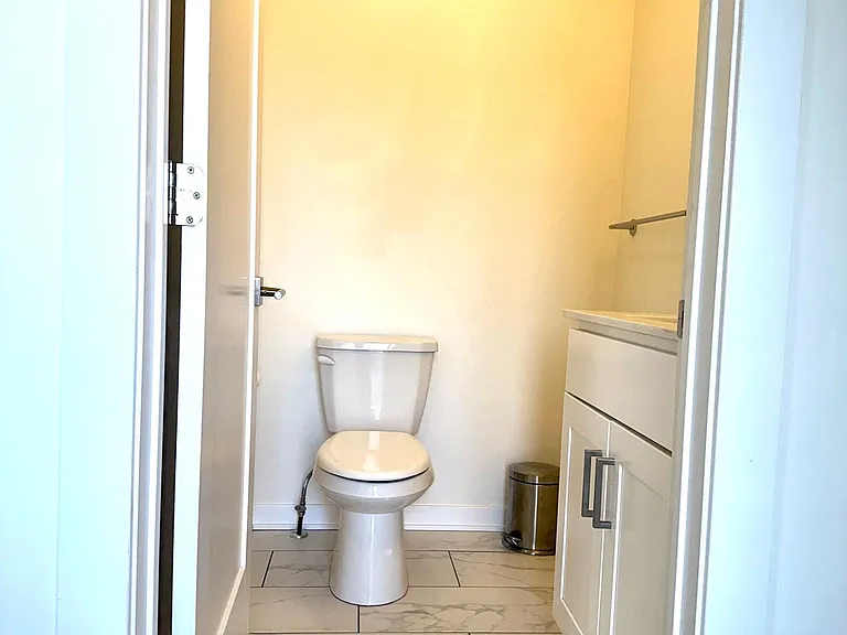 331 E Girard Ave #2 — Photo 13