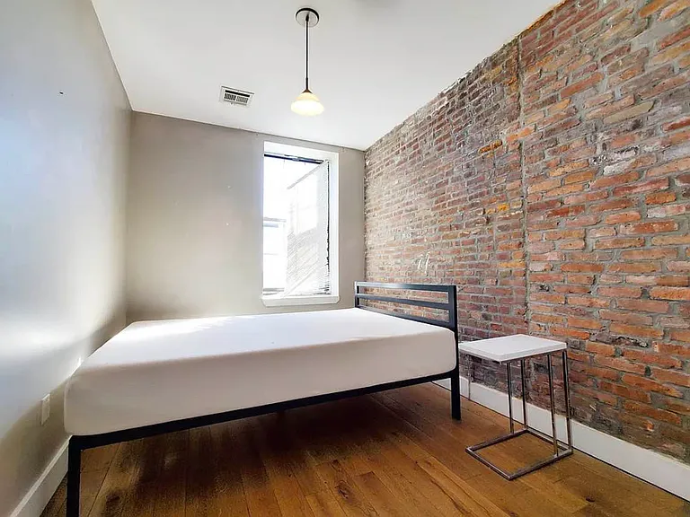 170 Suydam St #2F — Photo 7