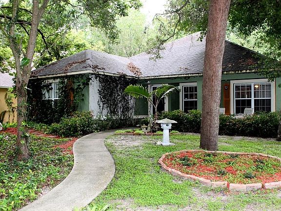 3rd image of 212 Hideaway Ct