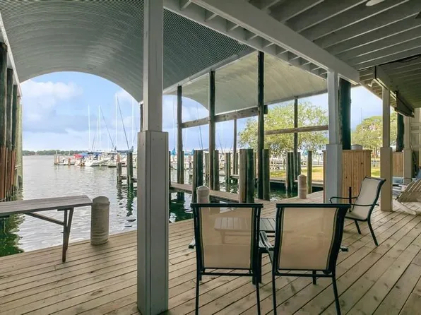 162 Ferry Rd NE, Fort Walton Beach, FL 32548