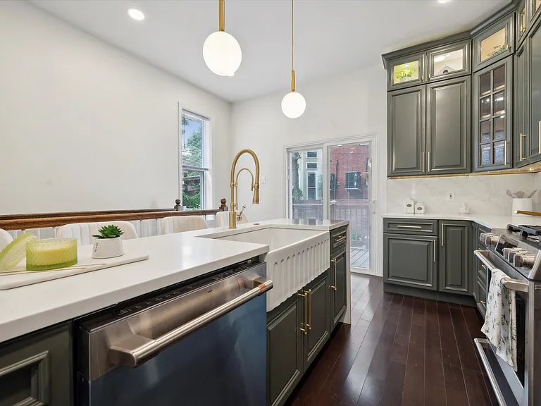 4911 Warrington Ave — Photo 33