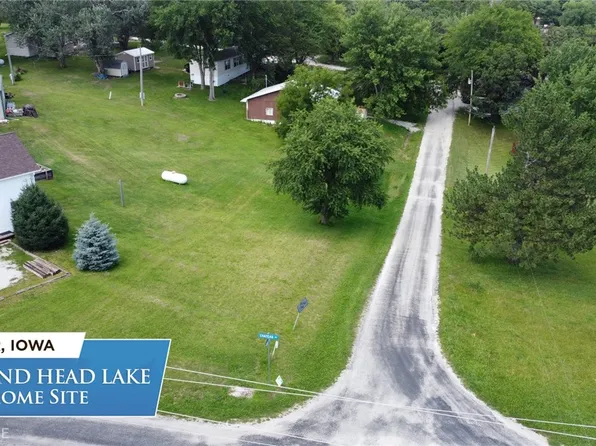 8445 Chateau Dr, Dexter, IA 50070
