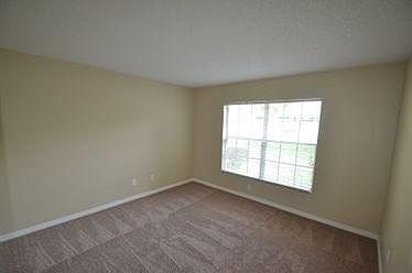 3rd image of 15904 Lake Orienta Ct