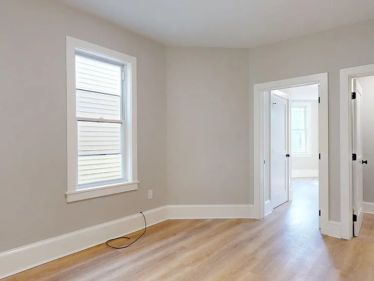 205 Chelsea St #2 — Photo 3