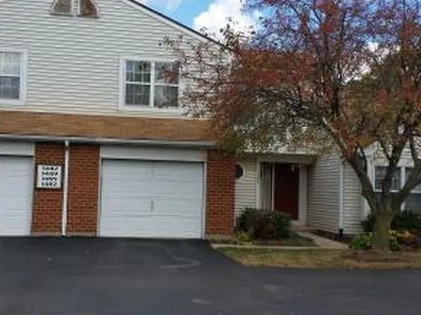 1489 Eagle Highlands Dr, Fairborn, OH 45324