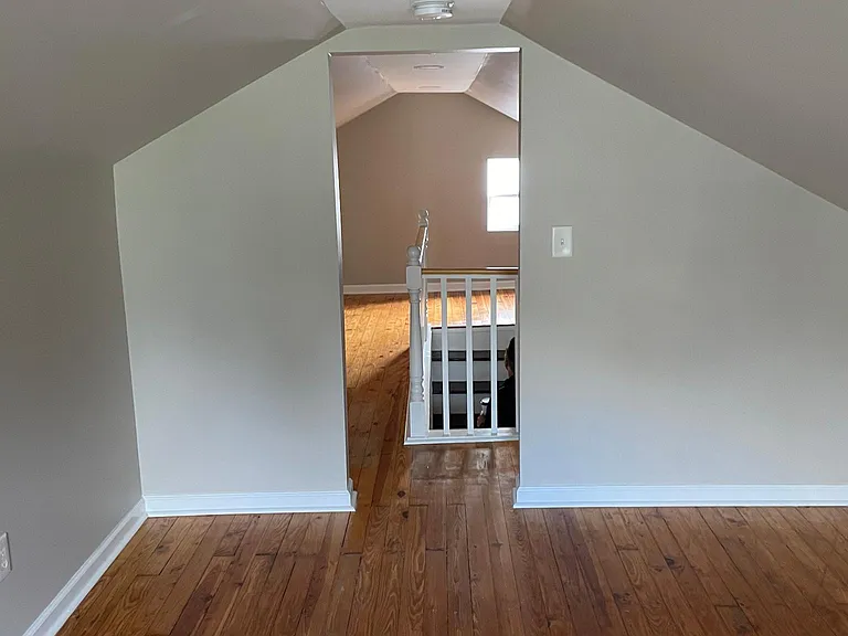 2110 Creighton Ave — Photo 21