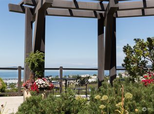 61 Pine St APT 204, Edmonds, WA 98020