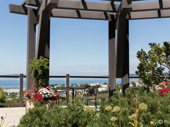61 Pine Street #204, Edmonds, WA 98020