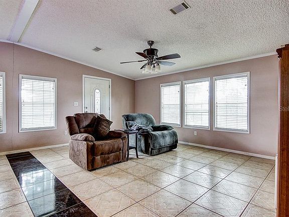3rd image of 9921 Alavista Dr
