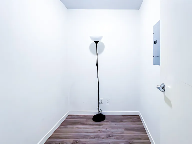 161 Georgia St W #502 — Photo 12