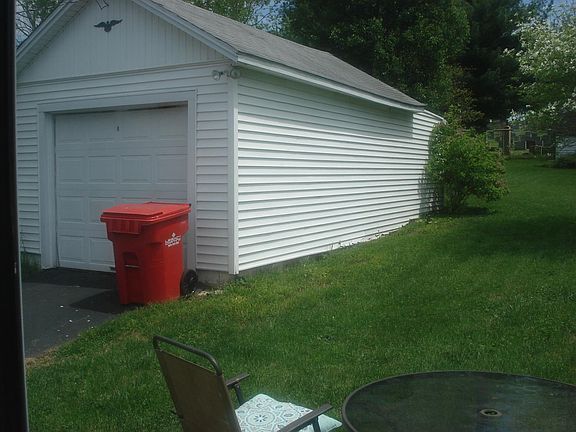 3rd image of 130 Highland Ave