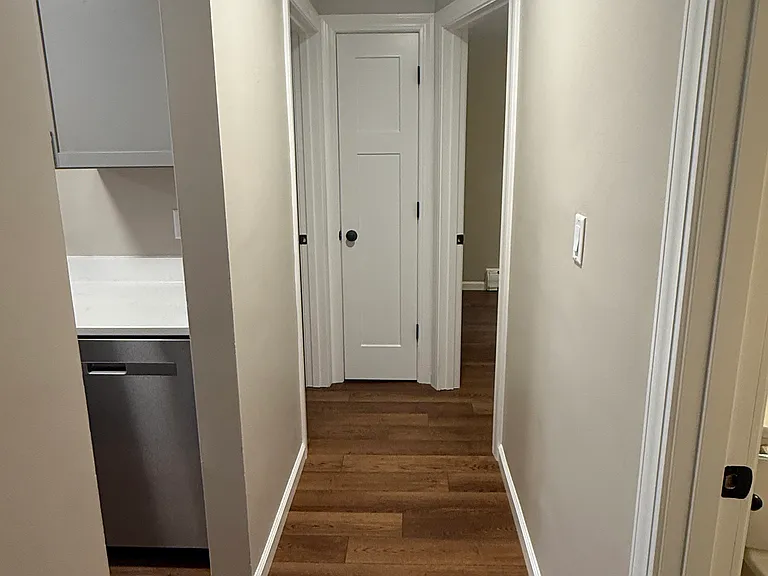 1022 Manvel St #7 — Photo 5