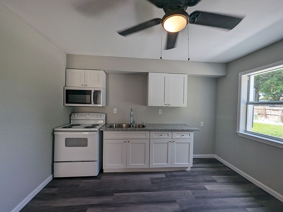 1st image of 207 River Oaks Dr APT D