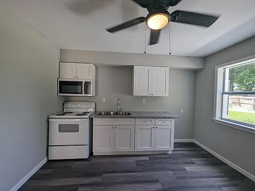 207 River Oaks Dr #D Photo 1