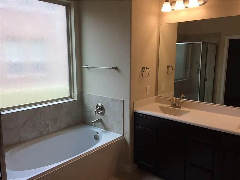 312 Eden Dr — Photo 17