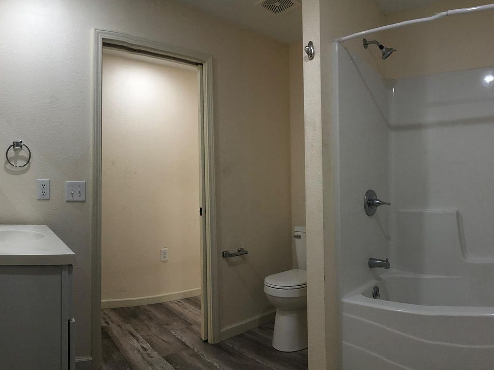 1st image of 957 W Independence St #30