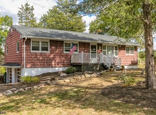 492 Mountain Rd, Lebanon, NJ 08833