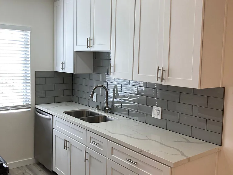 148 S Hayworth Ave #4 — Photo 5