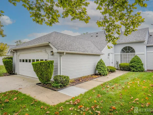 644 Nutley Dr #A, Monroe, NJ 08831