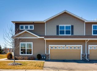1805 Columbia Ln UNIT 1, Chanhassen, MN 55317