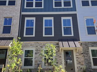 220 Chianti Ter SE, Leesburg, VA 20175