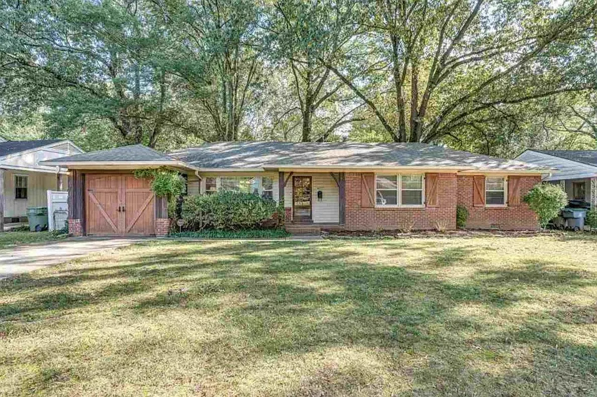4657 Crossover Ln — Photo 1