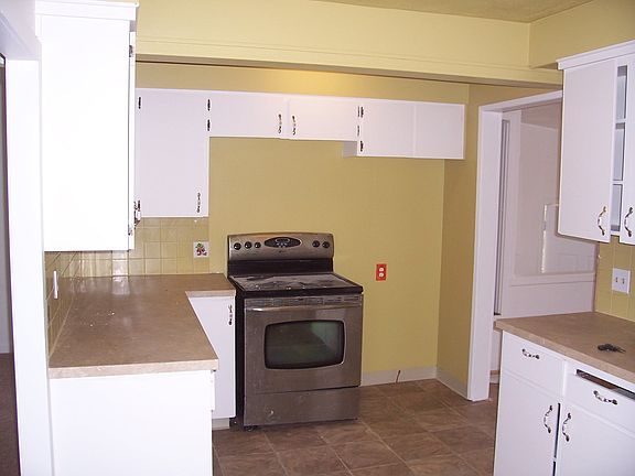 Kitchen w/ new counters