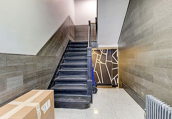 2nd image of 181 Mac Dougal St #2R