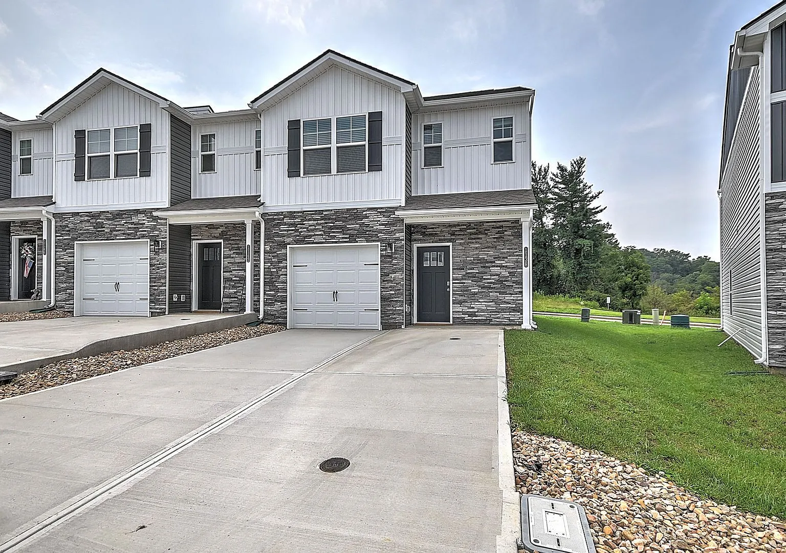 Brand new townhome in Kingsport — Photo 3