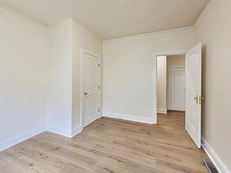 1534 Arch St #3 — Photo 7