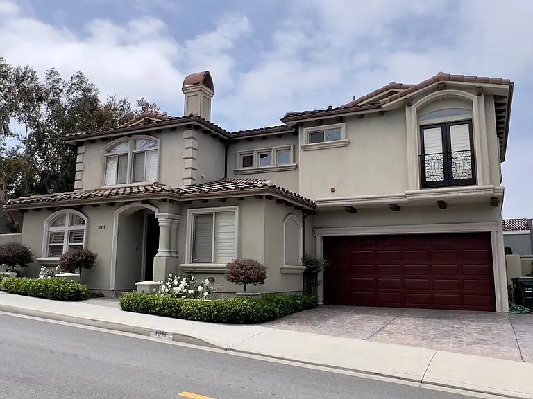 1011 Green Ln — Photo 2