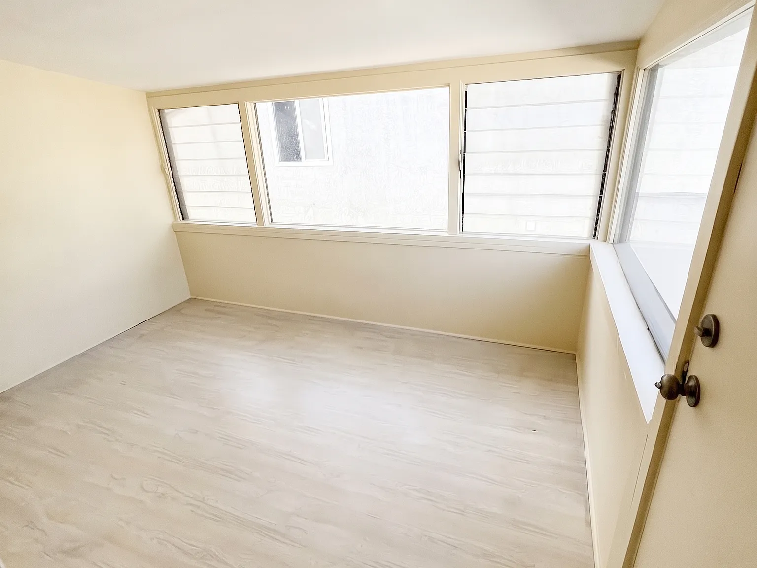 3 bed, 1.5 bath, 2200 sqft, $4,000 — Photo 4