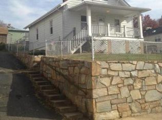 1951 N Cameron St, Arlington, VA 22207
