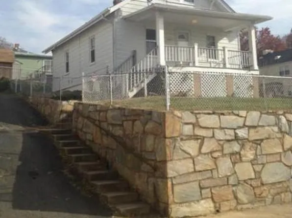 1951 N Cameron St, Arlington, VA 22207