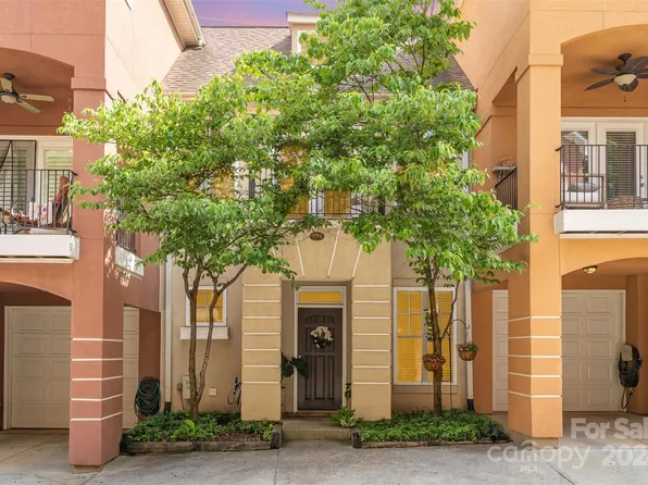 934 Hawthorne Bridge Ct, Charlotte, NC 28204