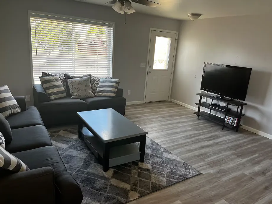 3 bed, 1240 sqft, $2,595 — Photo 3