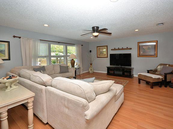 5th image of 12461 Holbrook Dr