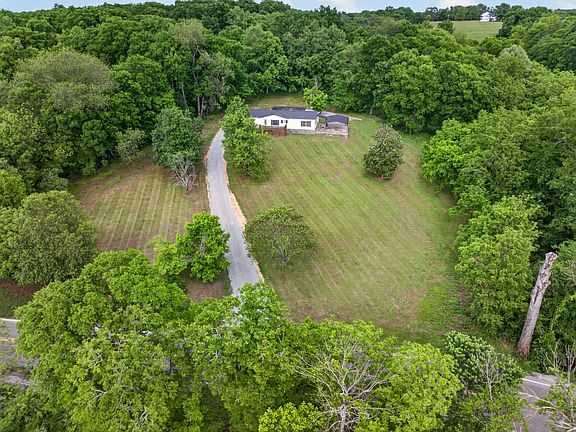 4th image of 716 Canaan Rd