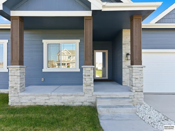 9307 S 177th St, Omaha, NE 68136