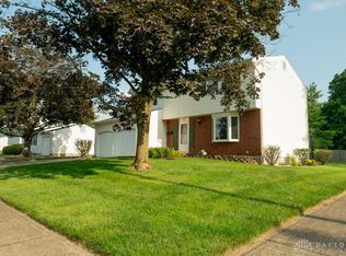 800 Sipos Cir, Englewood, OH