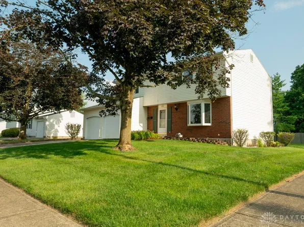 800 Sipos Cir, Englewood, OH 45322