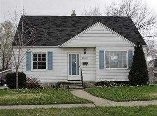 25621 Cole St, Roseville, MI 48066