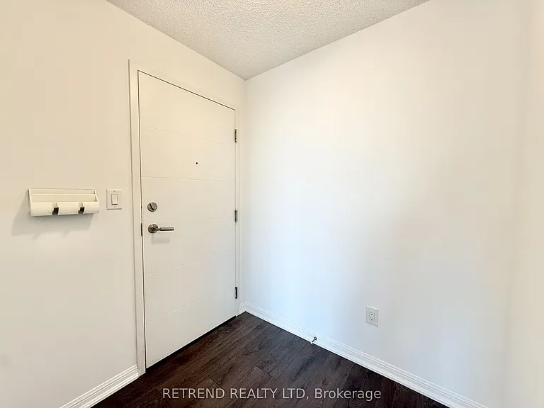 400 Adelaide St E #2204 — Photo 33
