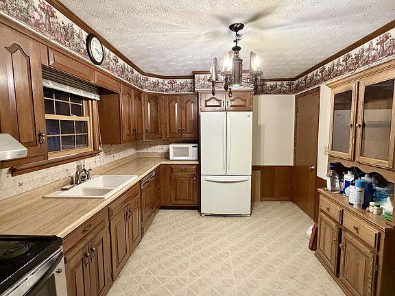 5th image of 3742 Dorothy Ln