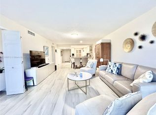 3800 Oaks Clubhouse Dr APT 311, Pompano Beach, FL 33069